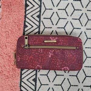 TRAVELON MAROON FLORAL FULL ZIPPER WALLET w WRISTLET